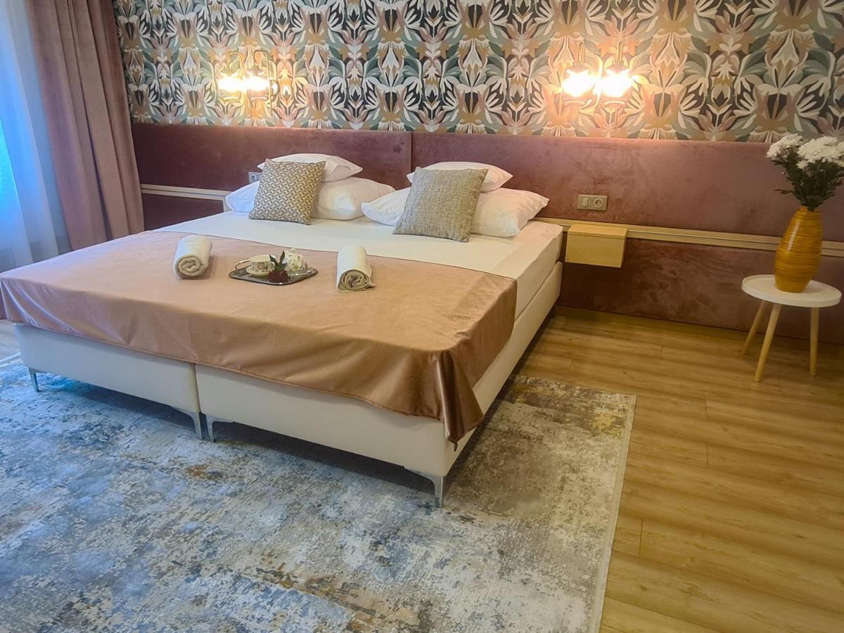 Ditlin Apartmanok Pápa Extérieur photo